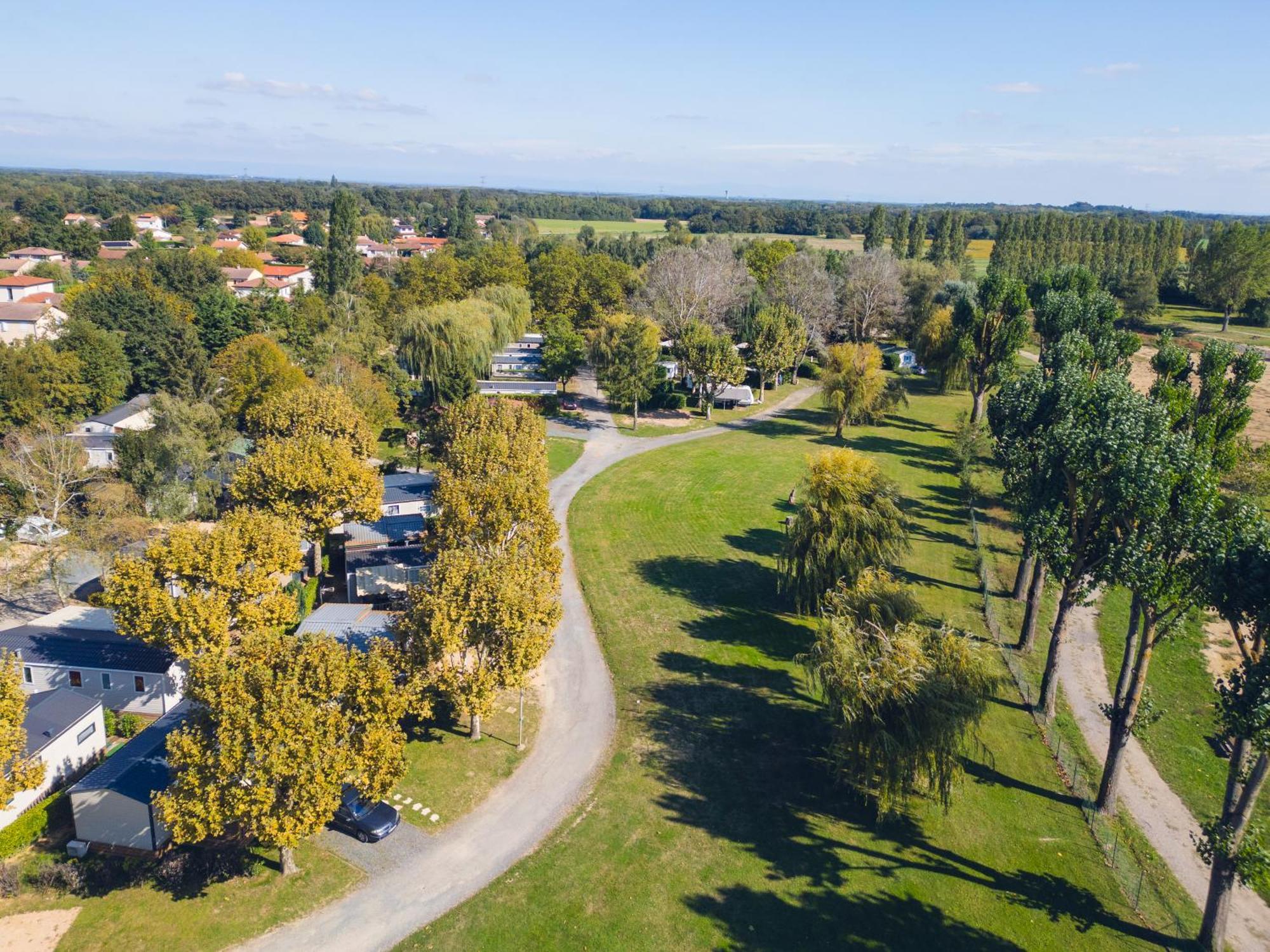 L'Oasis Des Dombes Hotel Amberieux-en-Dombes ภายนอก รูปภาพ